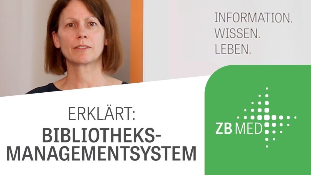Thumbnail von einem YouTube Video über das Thema Bibliotheksmanagementsystem. Auf dem Foto ist Daniela Jentsch zu sehen.